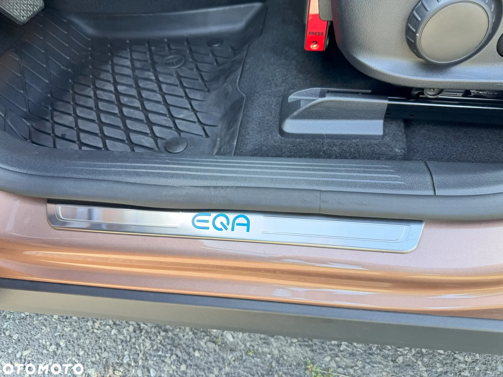 Mercedes-Benz EQA 300 66.5kWh 4-Matic Electric Art - 11