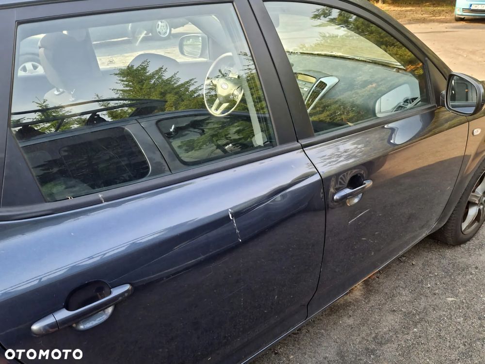 Kia Ceed 1.4 L - 8