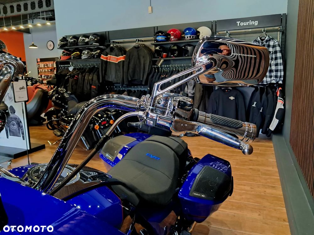 Harley-Davidson Touring Road Glide - 11
