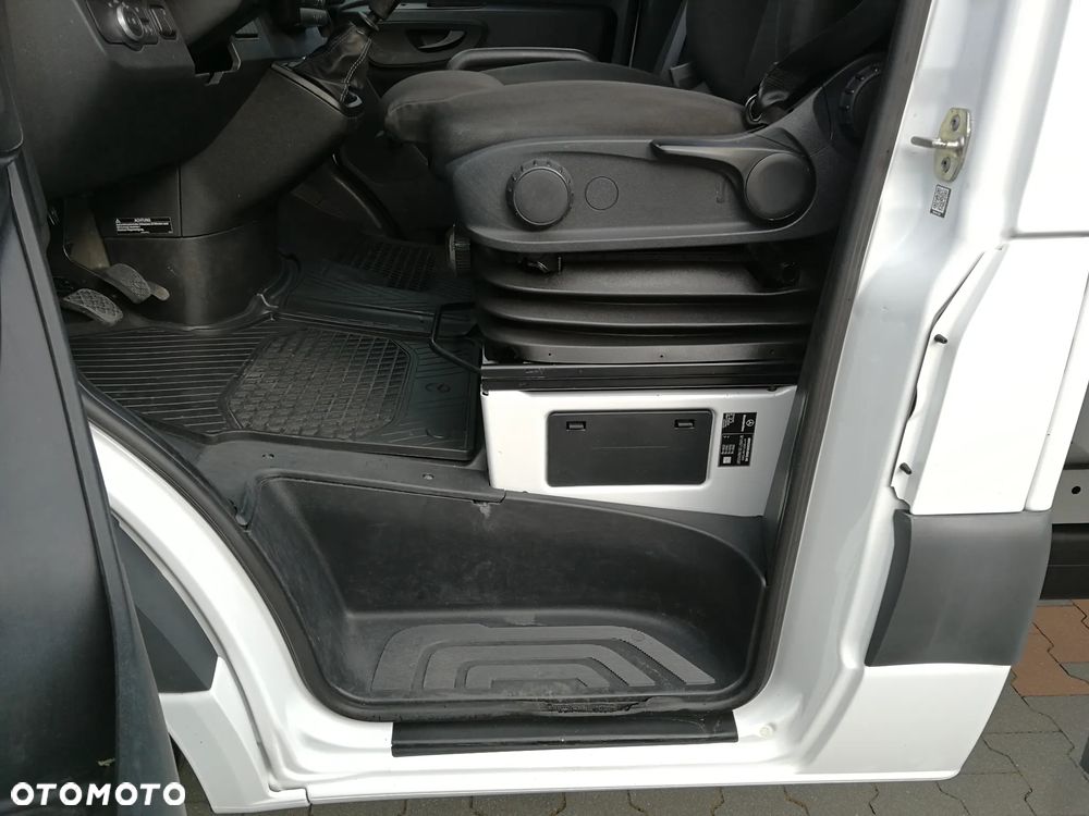 Mercedes-Benz Sprinter - 16