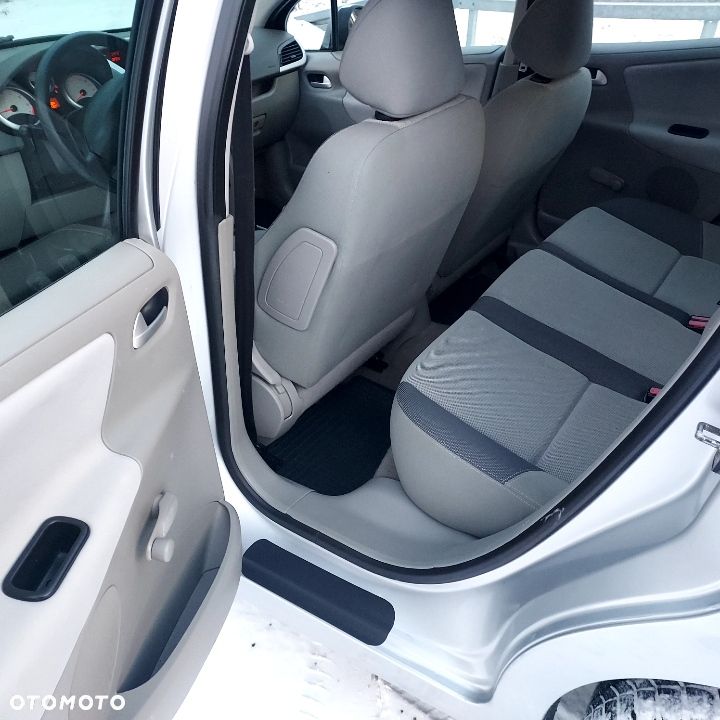 Peugeot 207 1.4 16V Presence - 16