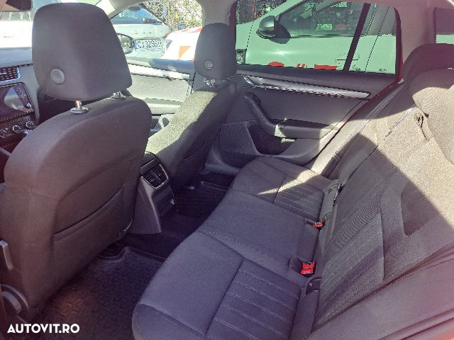 Skoda Octavia 2.0 TDI DSG Ambition - 7