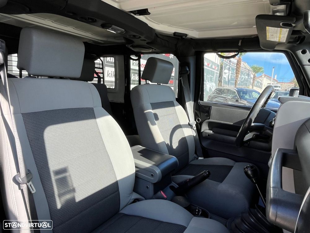 Jeep Wrangler Unlimited 2.8 CRD MTX Sahara - 42