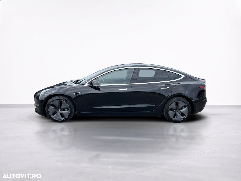 Tesla Model 3 - 3