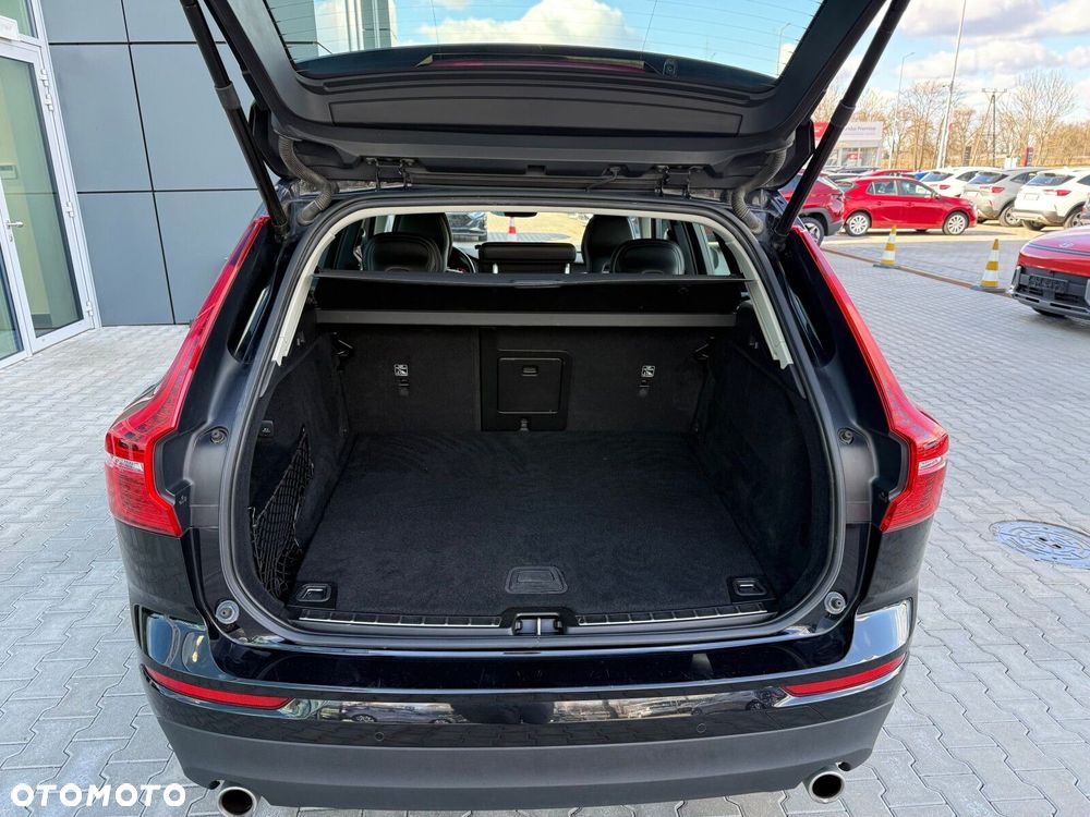 Volvo XC 60 T4 Momentum Pro - 12