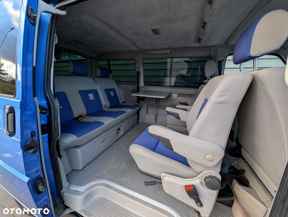 Volkswagen Multivan - 8