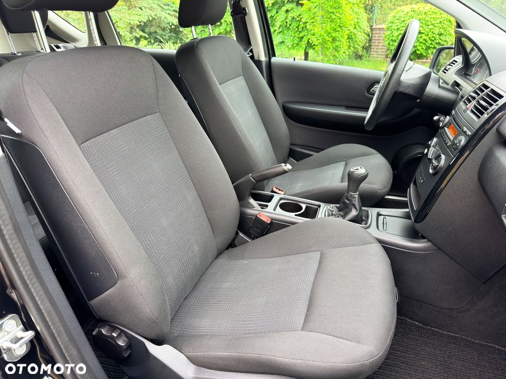 Mercedes-Benz Klasa A 160 BlueEFFICIENCY Avantgarde Special Edition - 24
