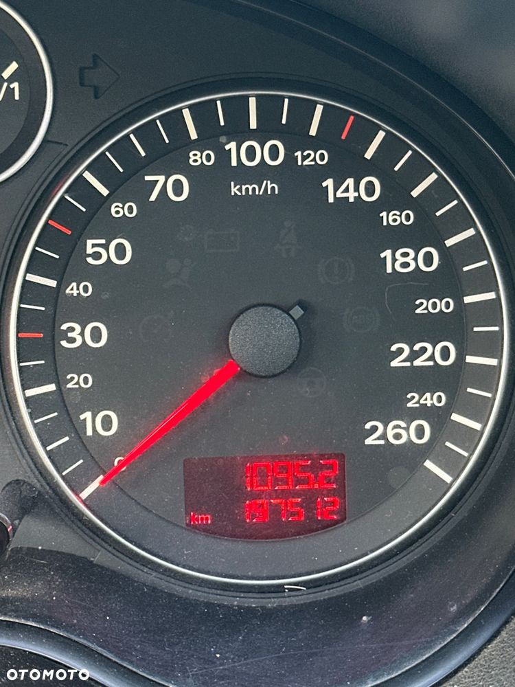 Audi A3 3-drzwiowe 1.6 S Line Sportpaket plus - 18