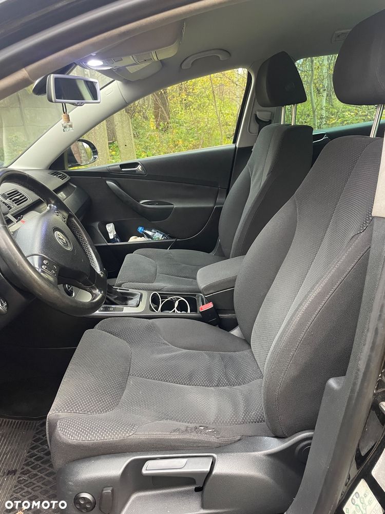 Volkswagen Passat 1.9 TDI Comfortline - 24