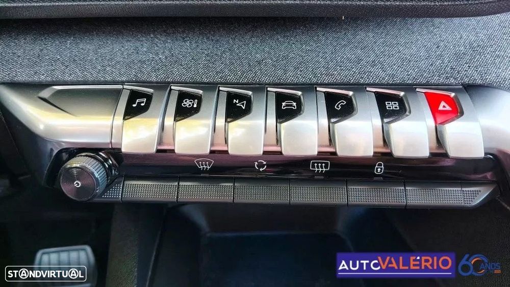 Peugeot 3008 1.5 BlueHDi Allure EAT8 - 23