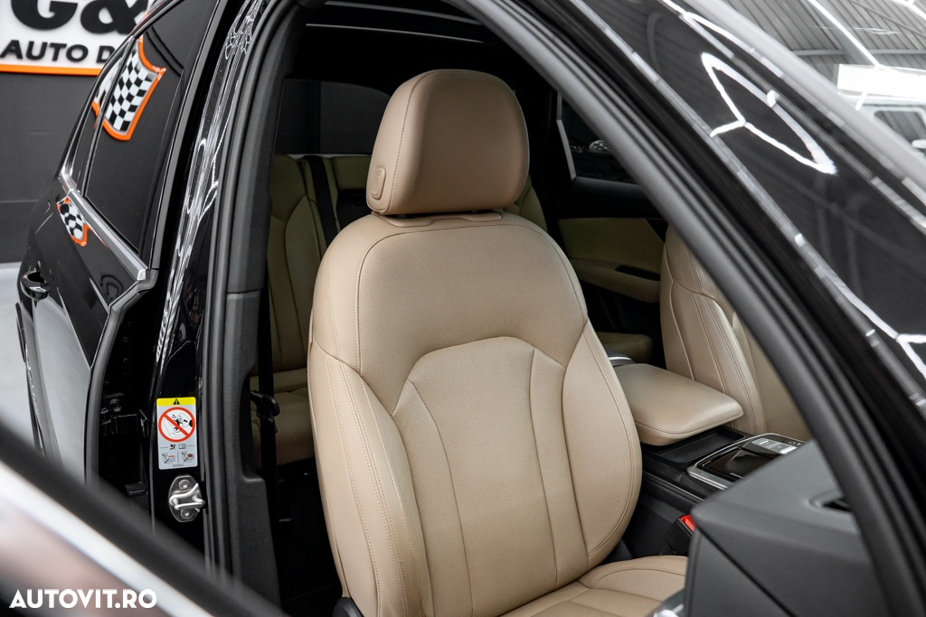 Audi Q7 55 TFSI quattro Tiptronic MHEV S Line - 14