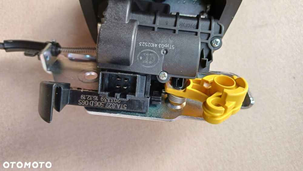 VW ARTEON PASSAT B8 ZAMEK DOCIĄGANIE 3G0827887 B - 3