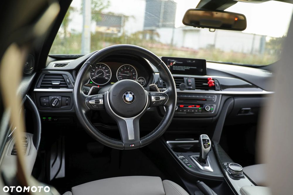 BMW Seria 3 335i Sport-Aut Sport Line - 23