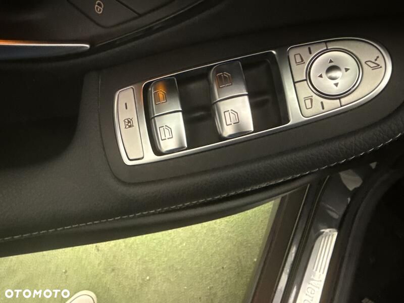 Mercedes-Benz GLC 300 e 4-Matic - 13