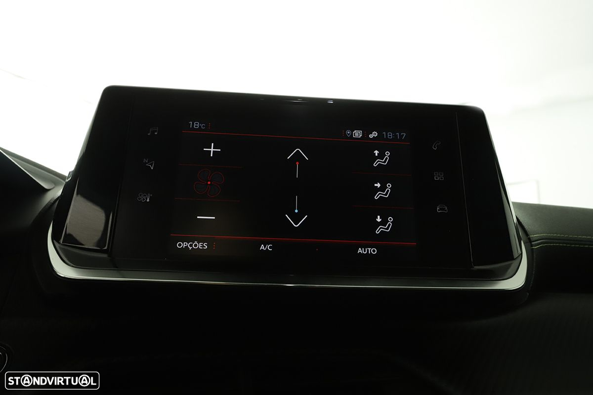 Peugeot 2008 1.2 PureTech GT EAT8 - 12