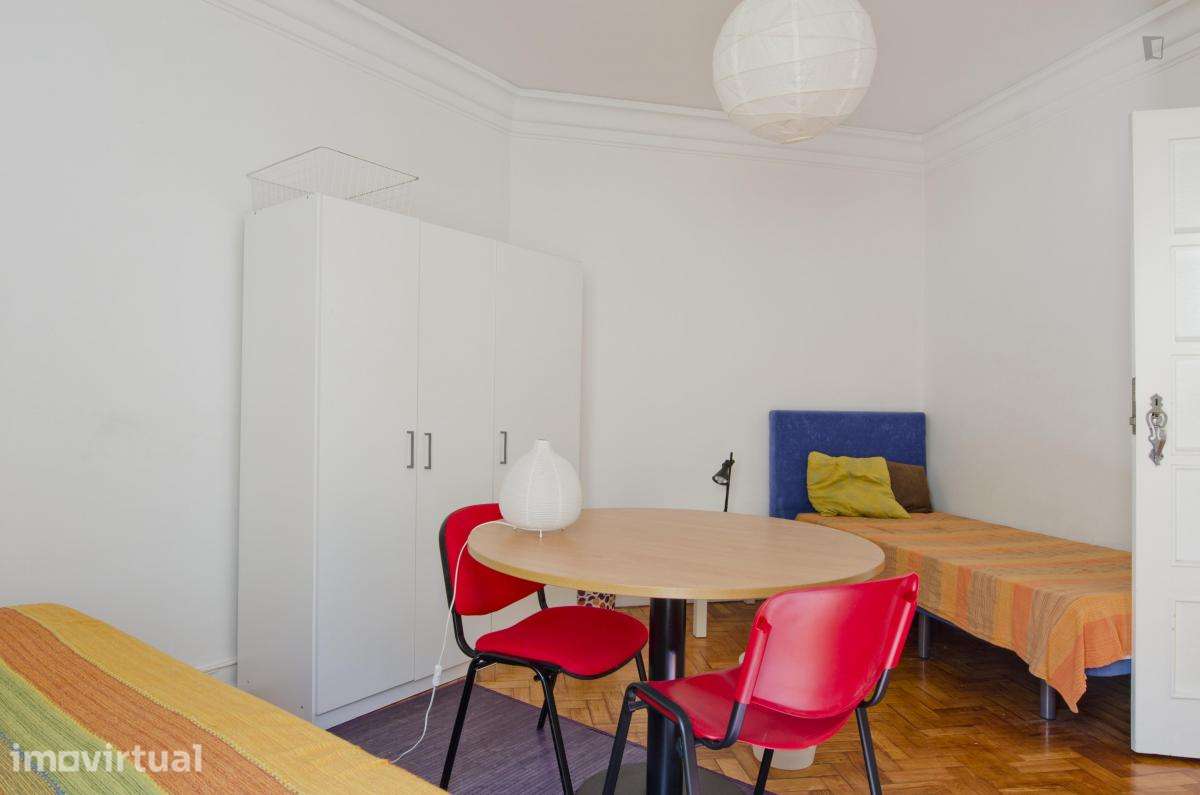 Quarto - localizado em Arroios Lisbon - Grande imagem: 3/10