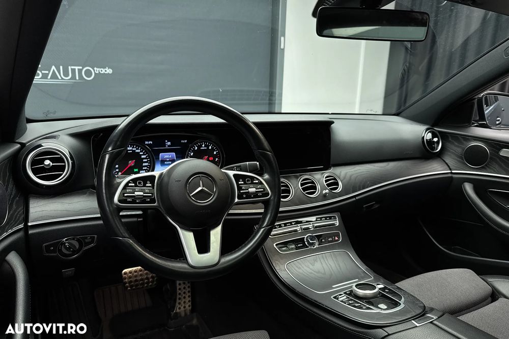 Mercedes-Benz E 200 4MATIC Aut. - 25