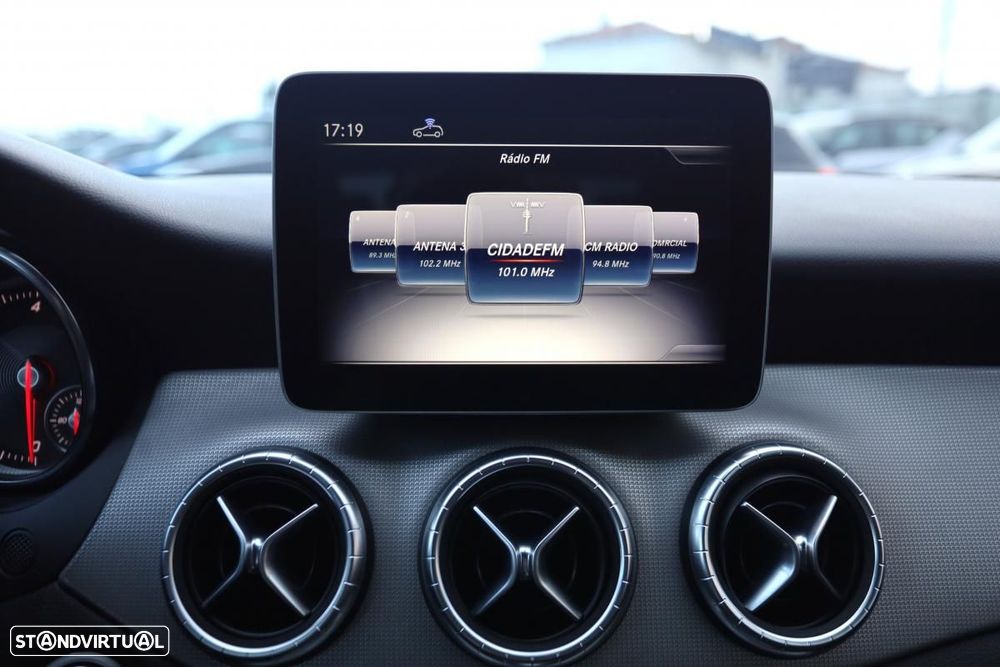 Mercedes-Benz CLA 180 d Shooting Brake Urban - 11