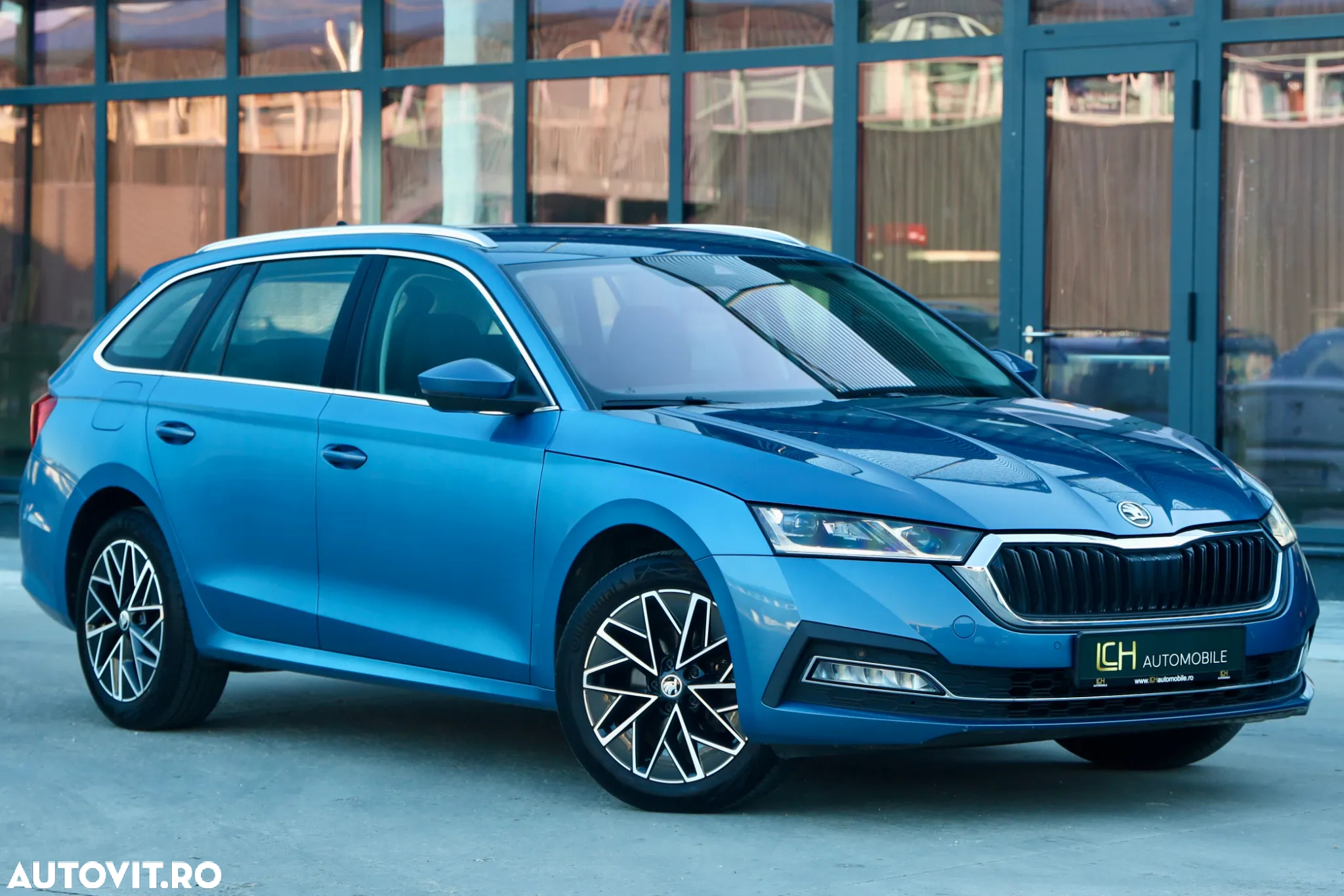 Skoda Octavia Combi 2.0 TDI DSG Style - 2