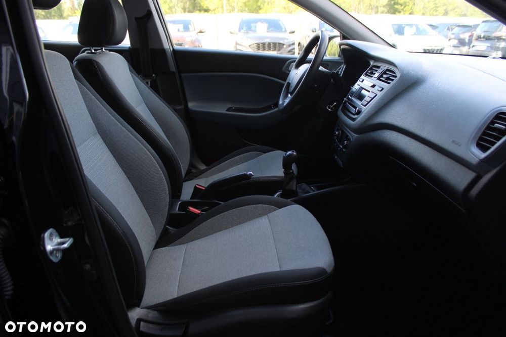 Hyundai i20 - 24