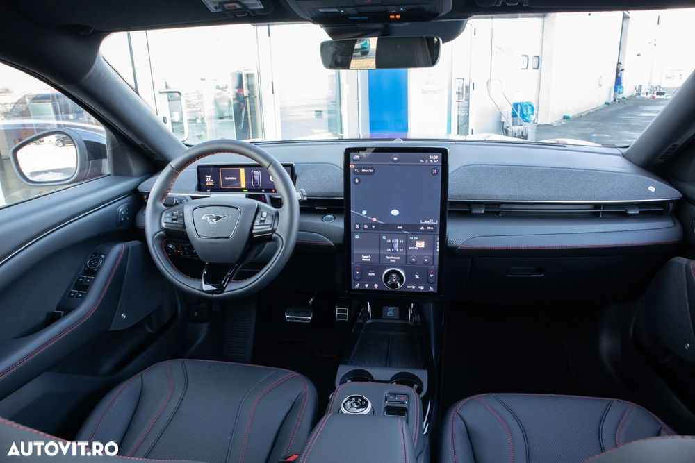 Ford Mustang Mach-E - 24