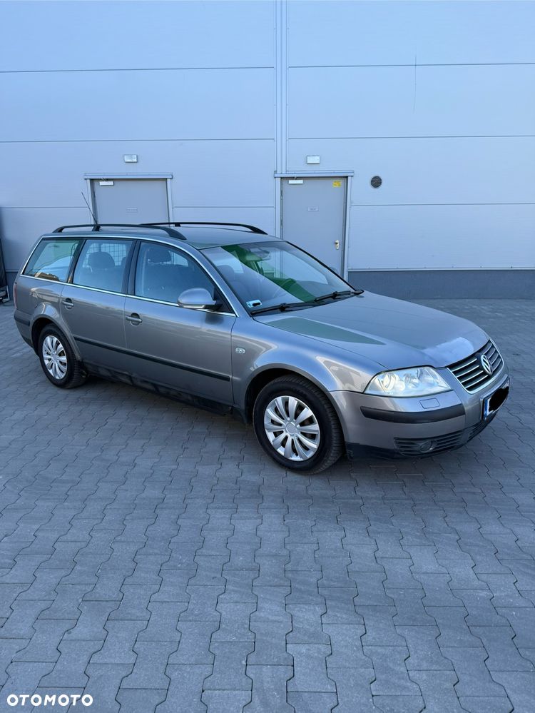 Volkswagen Passat 1.9 TDI Highline - 1