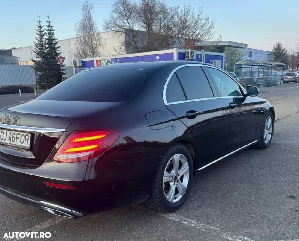 Mercedes-Benz E 220 d 4Matic 9G-TRONIC Exclusive - 1