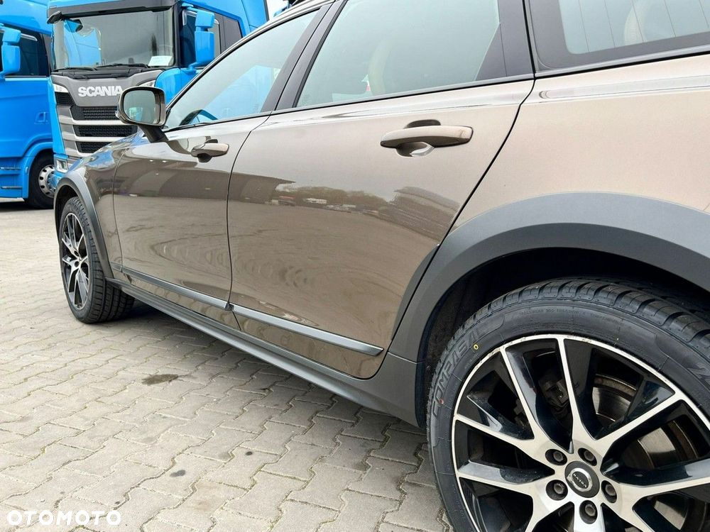 Volvo V90 D4 AWD Momentum Pro - 18