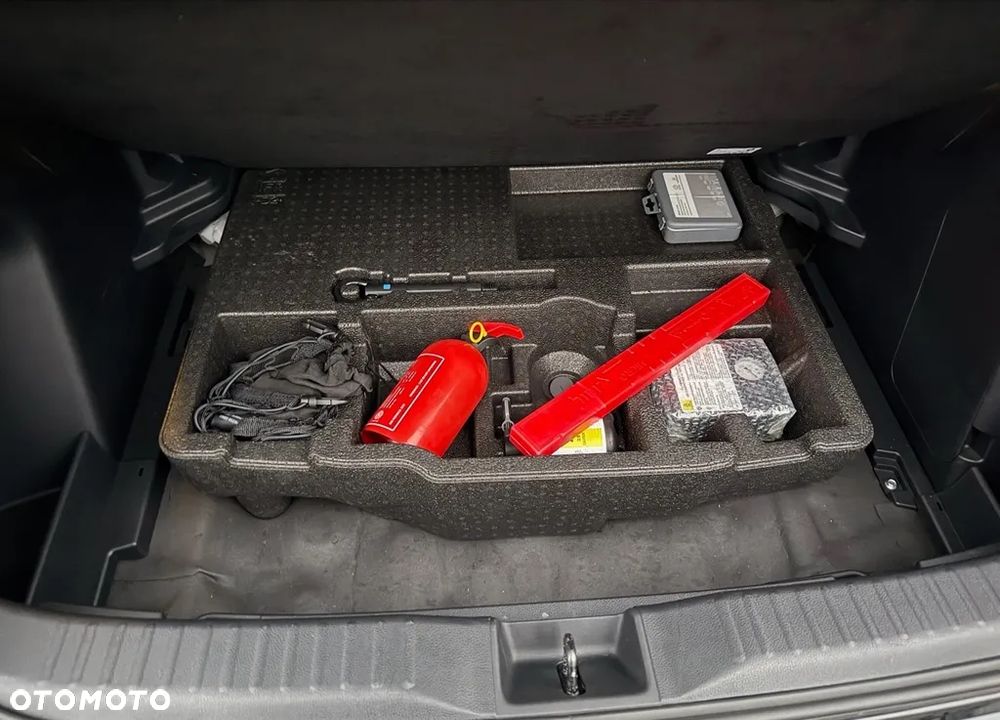 Toyota Yaris Hybrid 1.5 Premiere Edition - 26