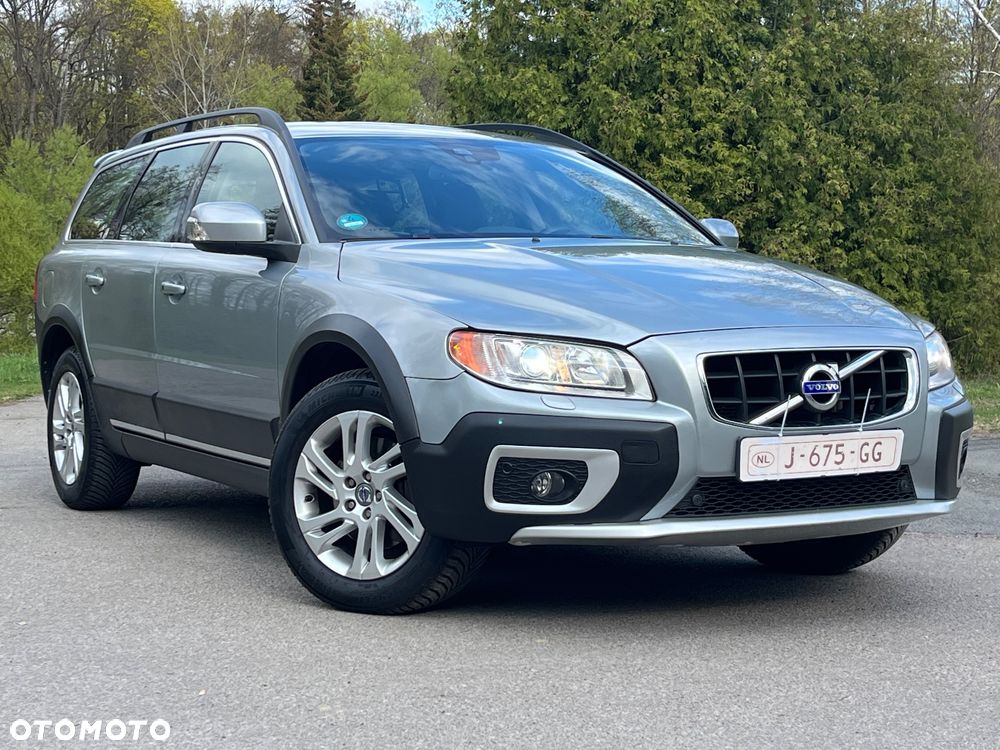 Volvo XC 70 D5 AWD Momentum - 1