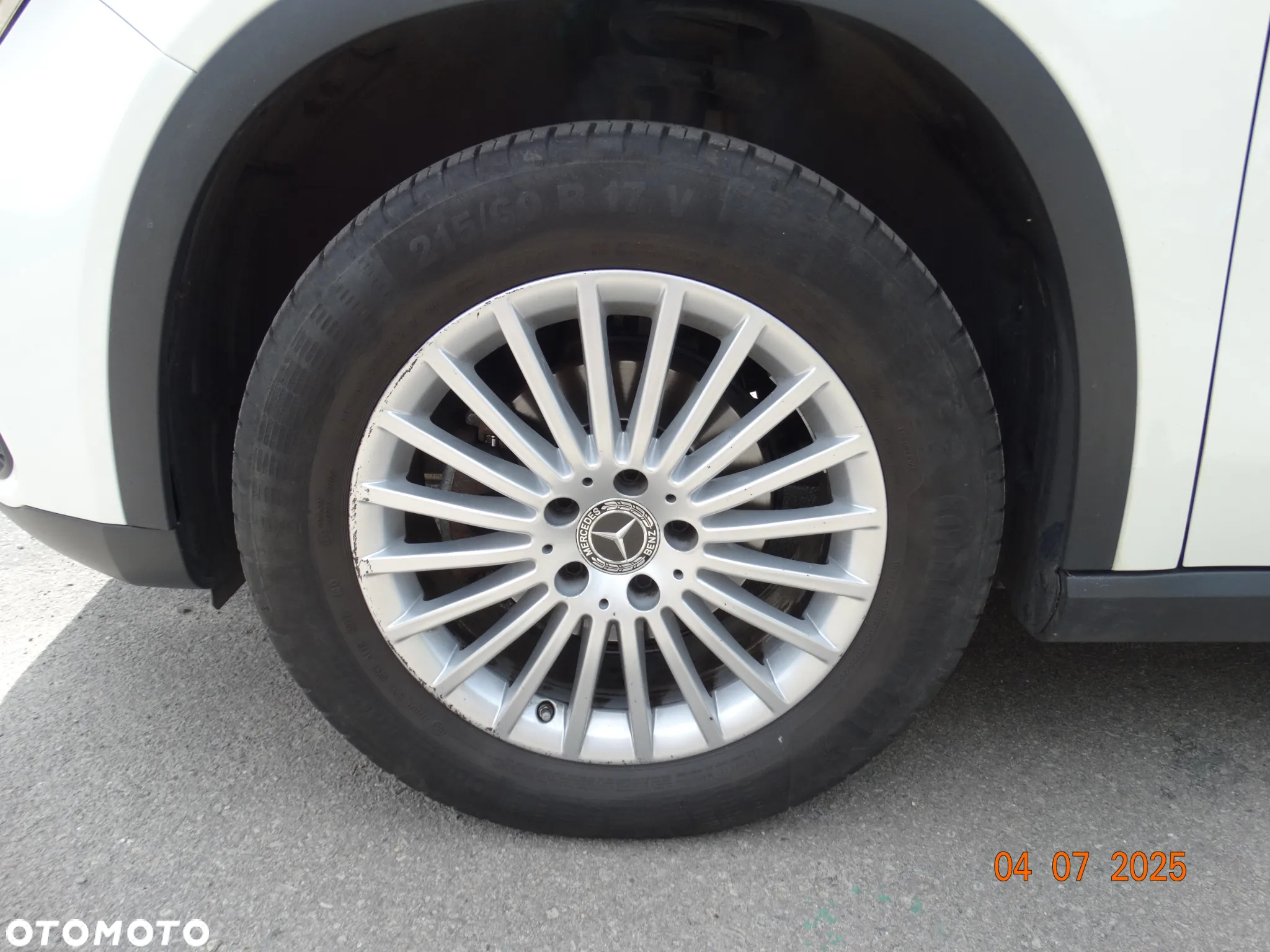 Mercedes-Benz GLA 200 7G-DCT - 17