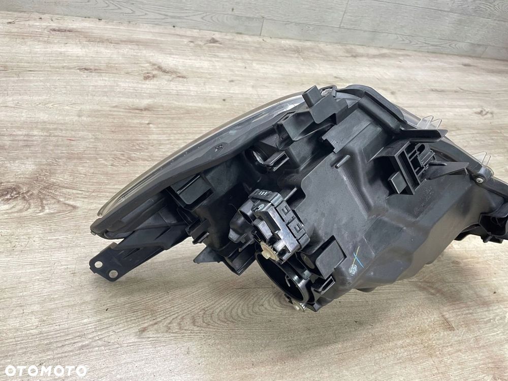 Mazda 3 II 2014 Przód strona prawa Lampa przednia - 10
