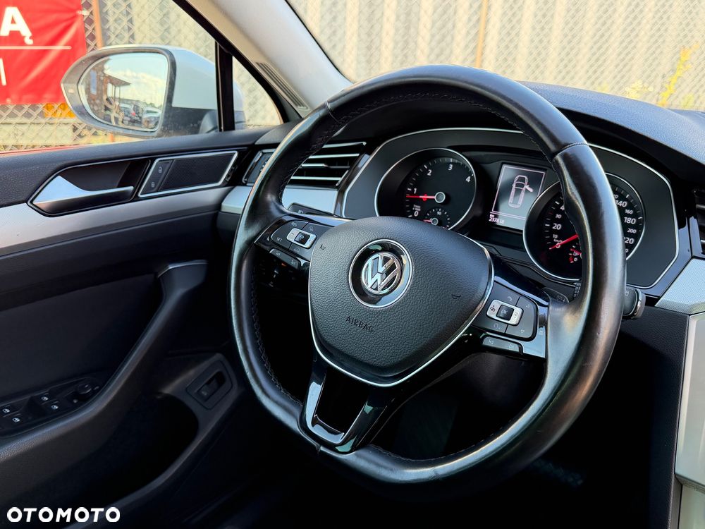 Volkswagen Passat 2.0 TDI BMT Highline DSG - 23