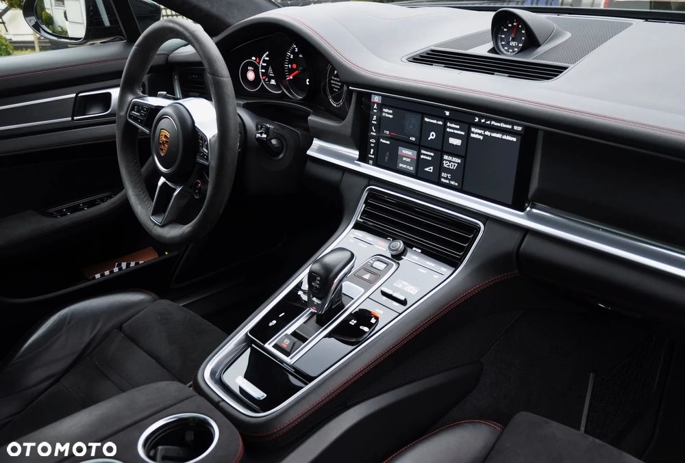 Porsche Panamera GTS GPF - 10