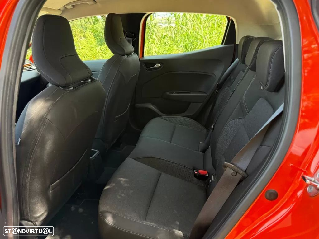 Renault Clio - 36