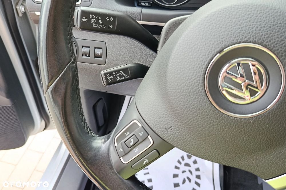 Volkswagen Touran 2.0 TDI DPF Comfortline - 22