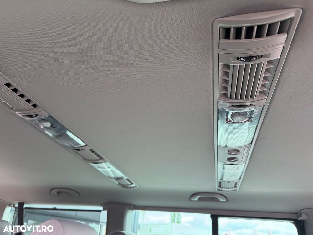 Volkswagen Caravelle - 18