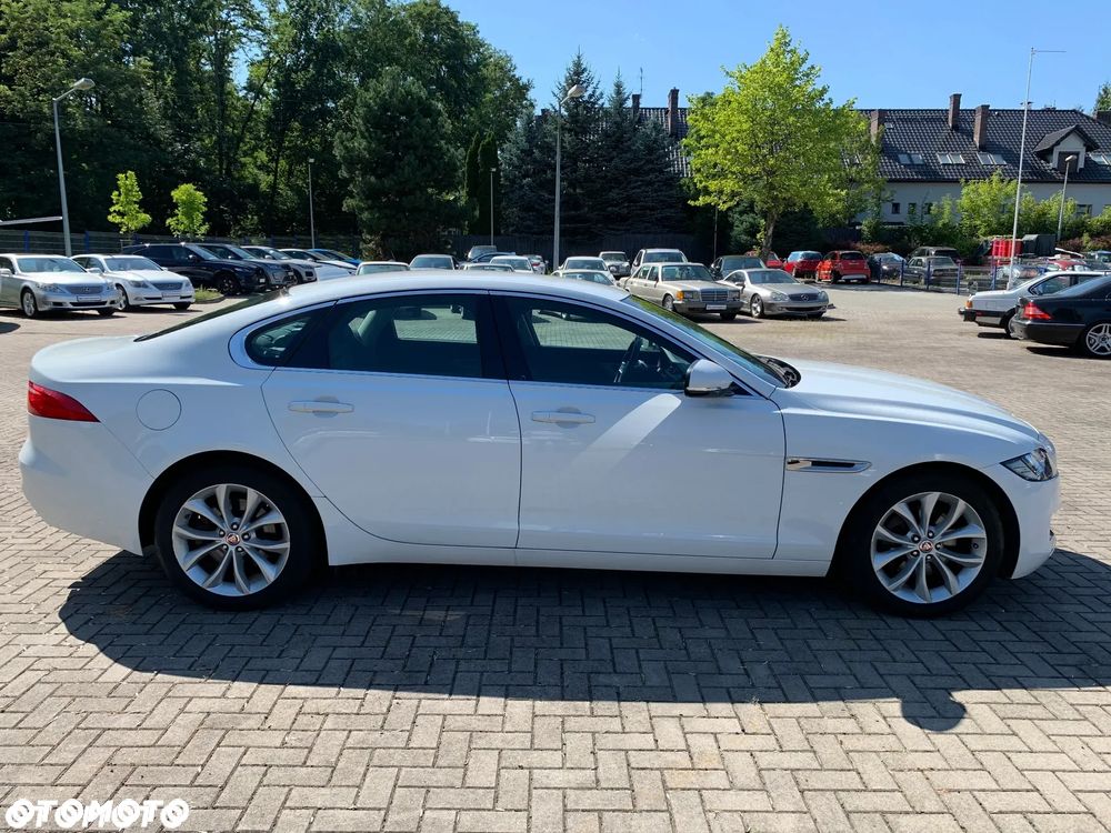 Jaguar XF 2.0 i4D Prestige - 3