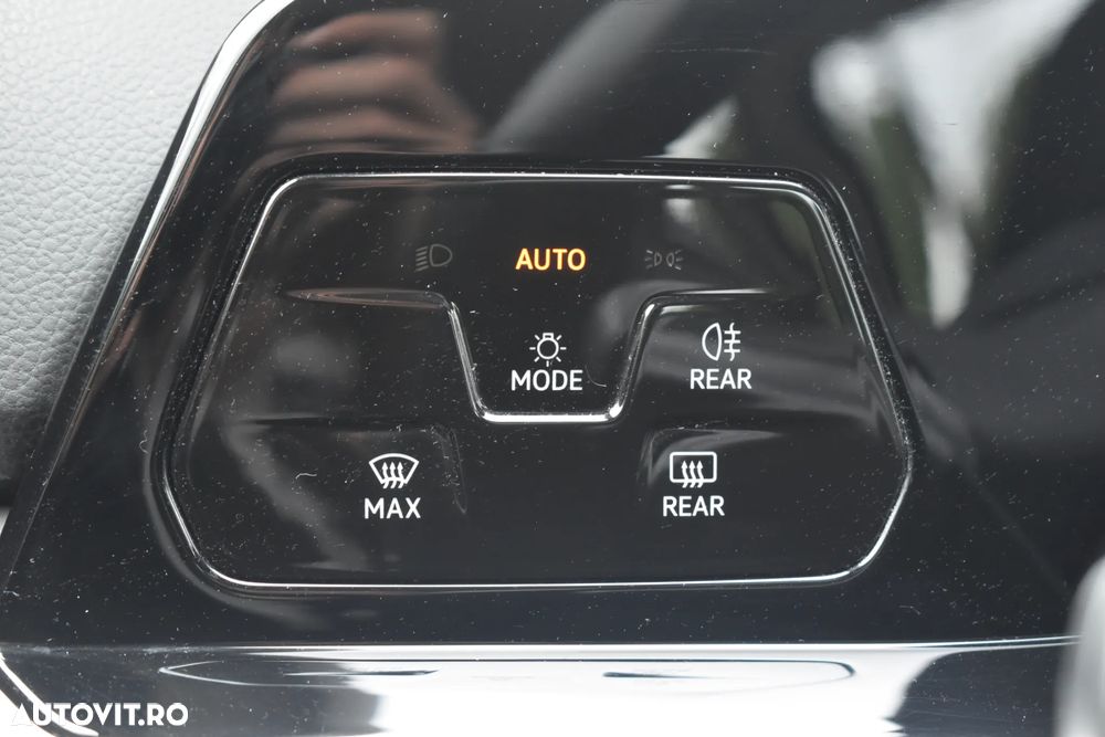 Volkswagen Golf 2.0 TDI 116CP DSG Life - 34