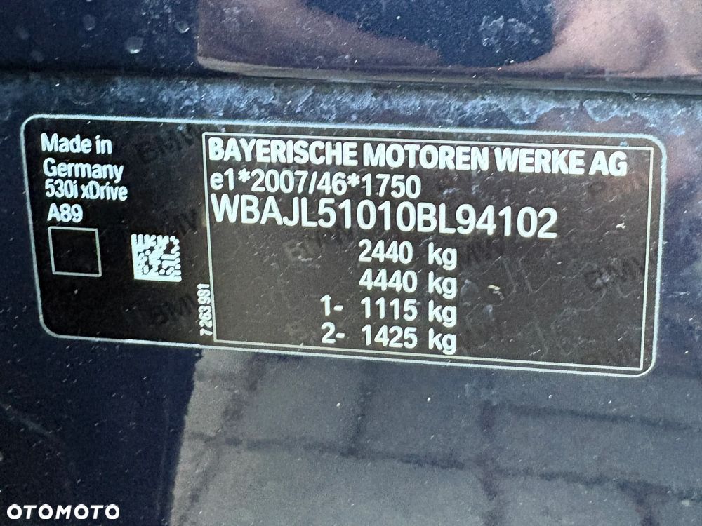 BMW Seria 5 530i xDrive Luxury Line - 38
