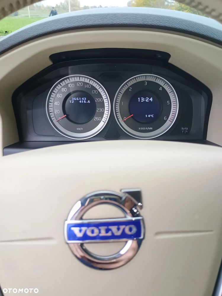 Volvo XC 70 - 12