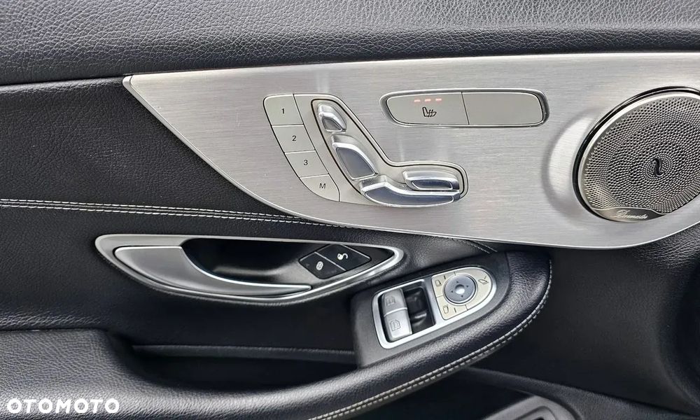 Mercedes-Benz Klasa C 200 9G-TRONIC AMG Line - 12