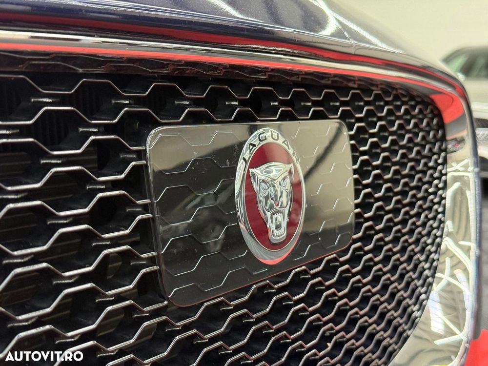 Jaguar F-Pace 30t AWD Prestige - 5