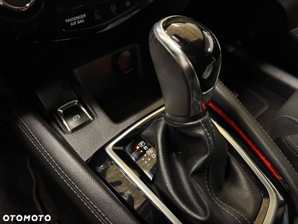 Nissan Qashqai 1.2 DIG-T Xtronic N-Connecta - 8