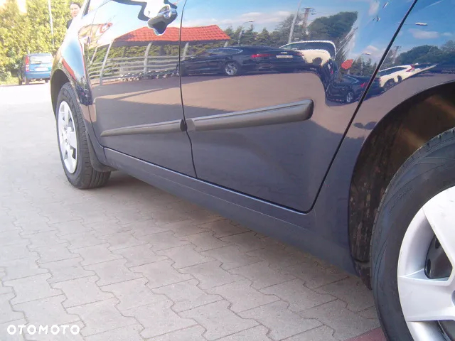 Kia Venga - 5