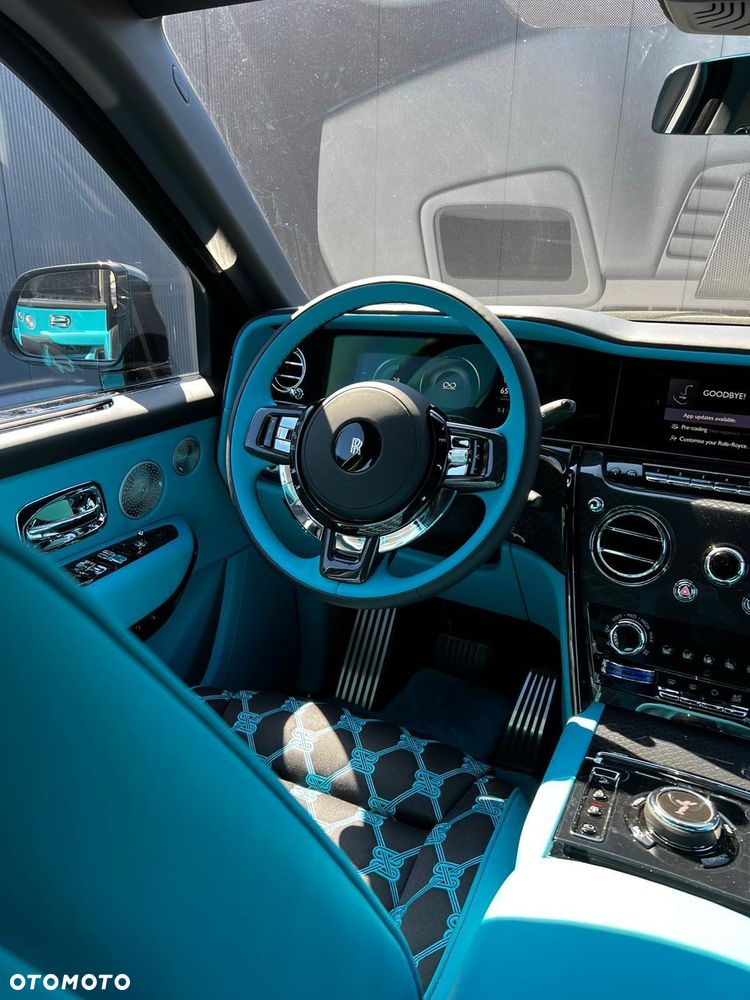 Rolls-Royce Cullinan - 25