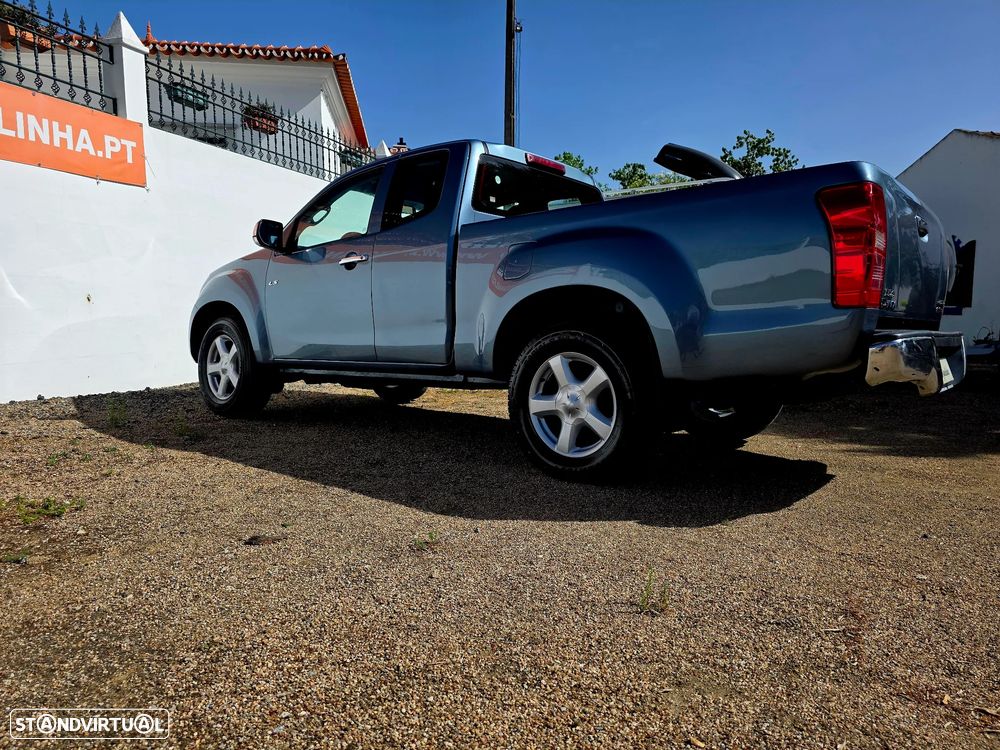 Isuzu D-Max 2.5 DTi CD 4WD LS - 5