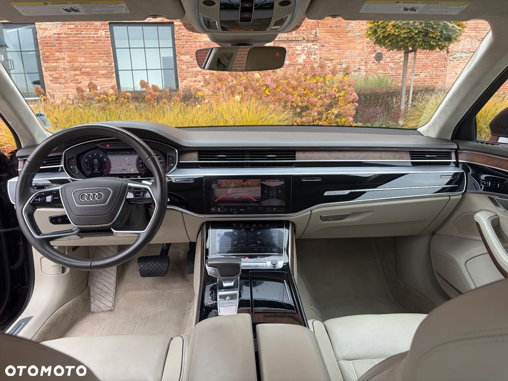 Audi A8 - 6
