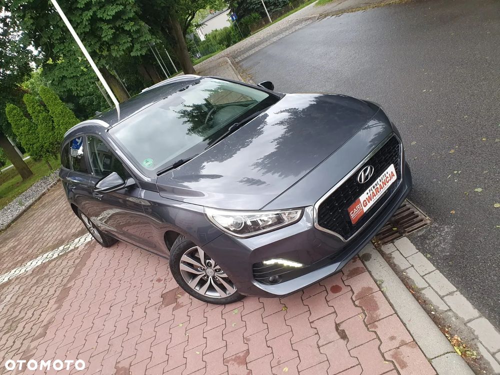 Hyundai i30 blue Kombi 1.4 YES Gold - 1