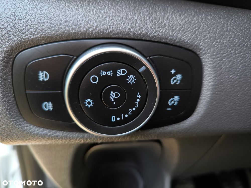 Ford TRANSIT CUSTOM - 19